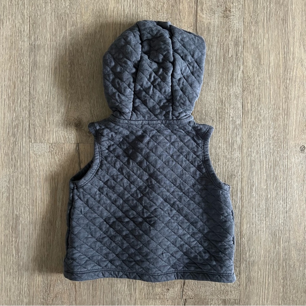 Baby Girl Quilted Vest Set - 12M - Lot of 2 Hooded & Sleeveless Zip Vests - Picture 3 of 7